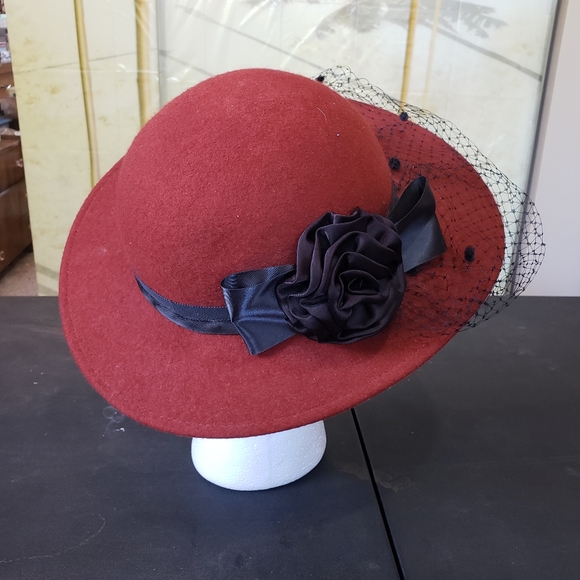 Fascinator Ladies Hat - Picture 2 of 9